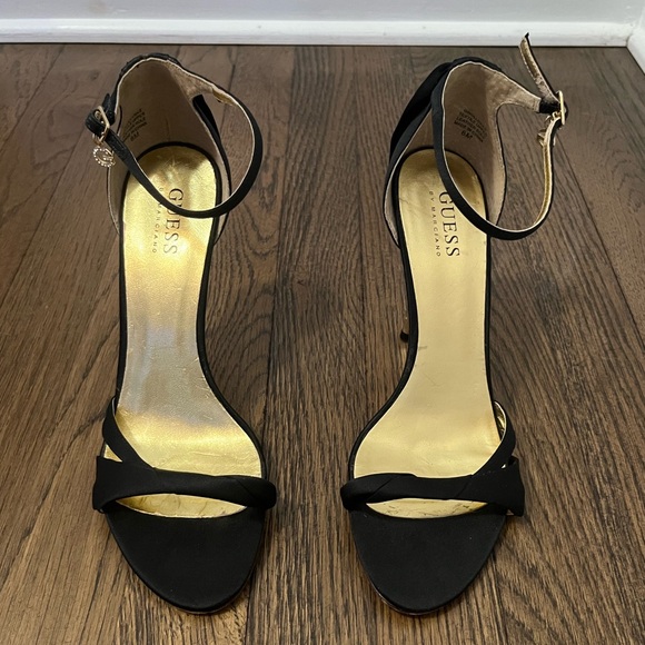 EUC Guess Heels - Picture 2 of 8